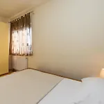 Dolore Lägenhet Makarska